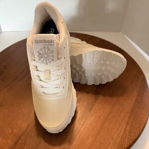 Reebok Classic Renaissance Women's Sz 5/Youth 3-3.5  New In‎ Box. White/Steel